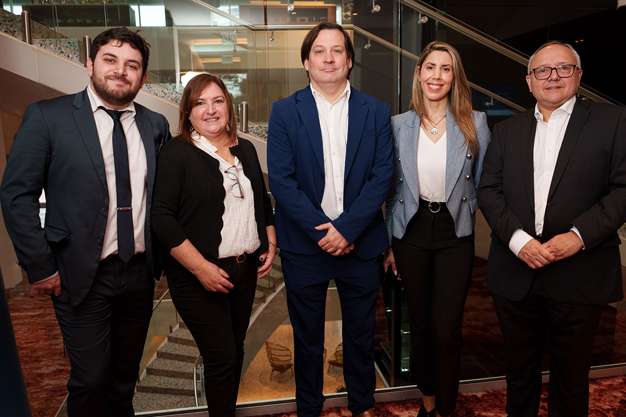 Representantes del Banco Hipotecario del Uruguay.