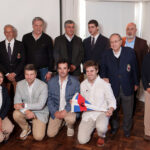 La tripulación y autoridades en el cierre de la conferencia de prensa.