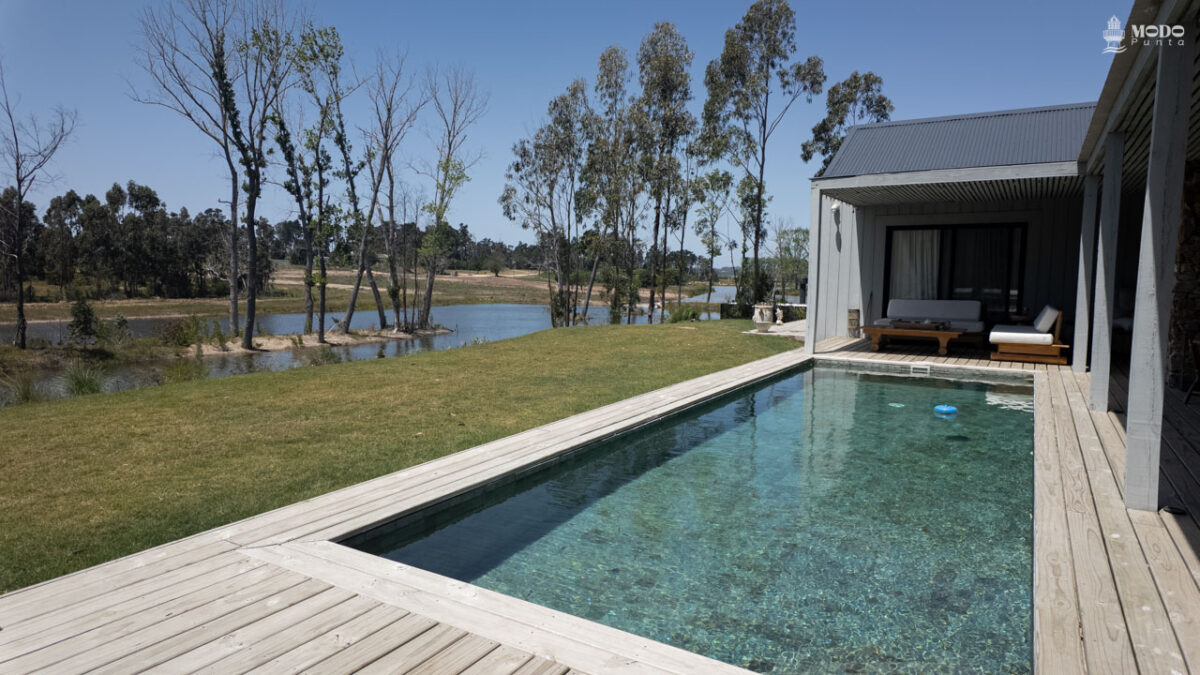 Casa en Puerto Quetzal con muelle propio y 6 dormitorios