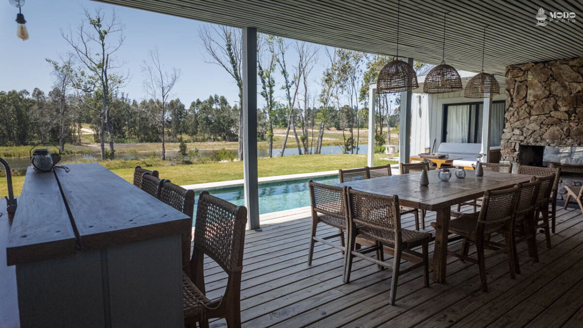 Casa en Puerto Quetzal con muelle propio y 6 dormitorios