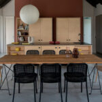 La propiedad se destaca por el diseño del mobiliario y ambientación.