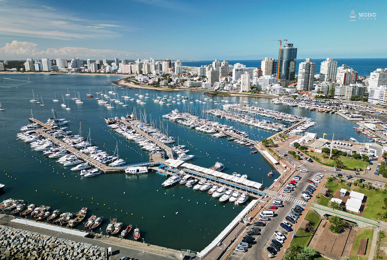 The Playa Mansa area is one of the most sought-after places to live year-round.