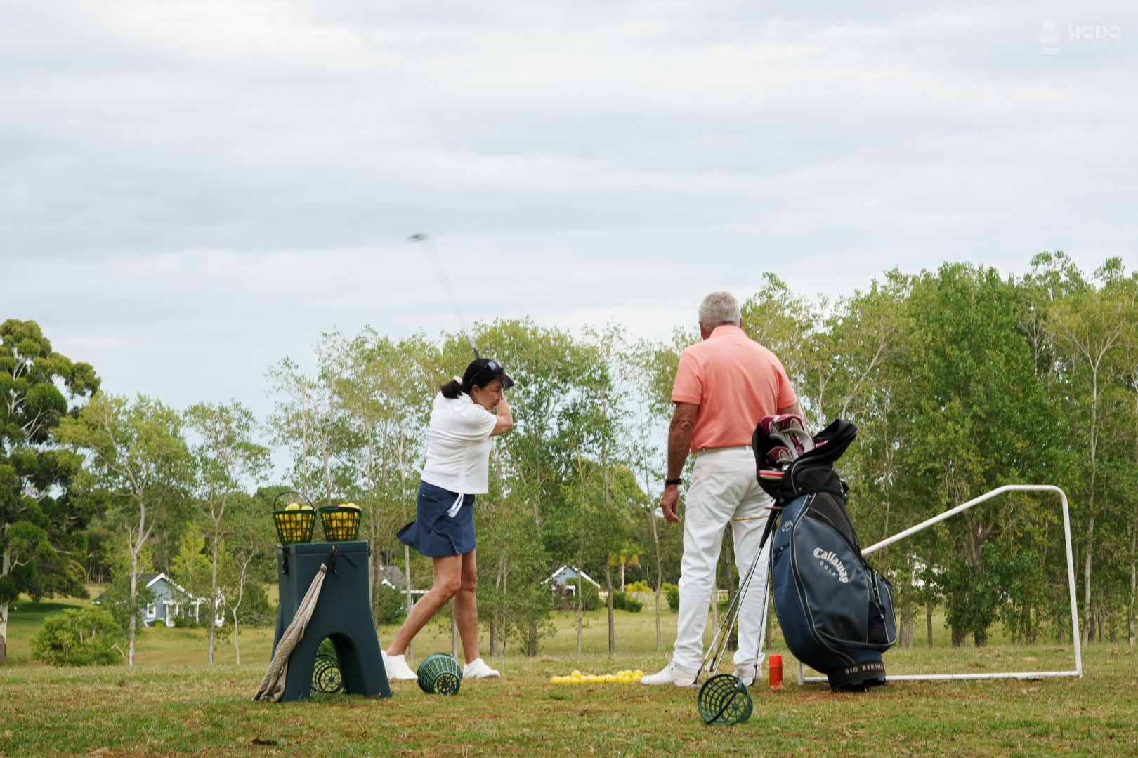 Pasión por enseñar: Máximo Röhrdanz en plena clase, compartiendo los valores y secretos del deporte que marcó su vida.