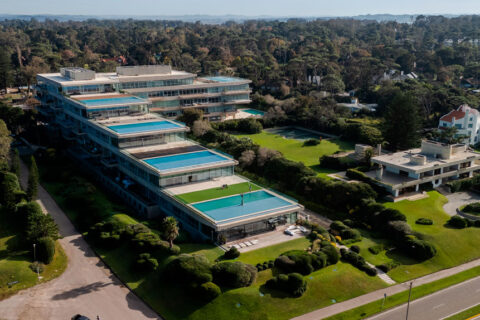 Acqua Punta del Este: Arquitectura de Rafael Viñoly en la Brava