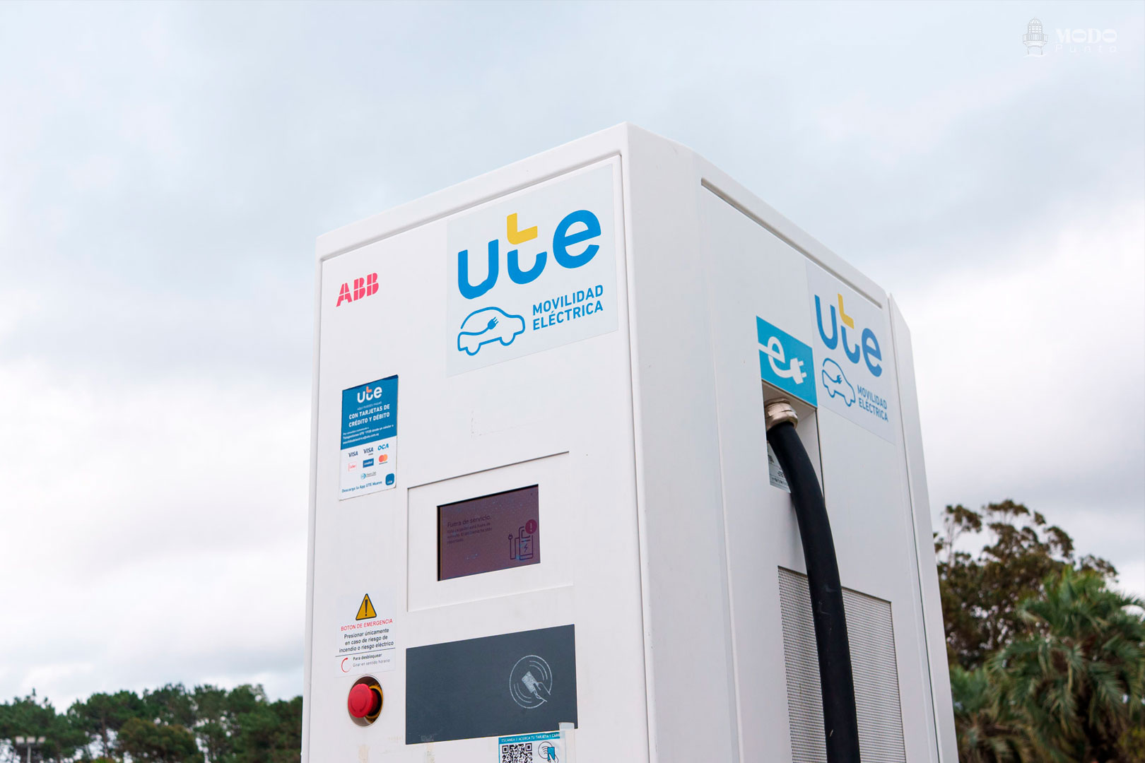 Estación de carga de UTE para vehículos eléctricos en La Barra.