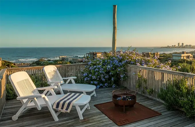 Casa en venta La Barra a una cuadra del mar linda vista USD 1.080.000