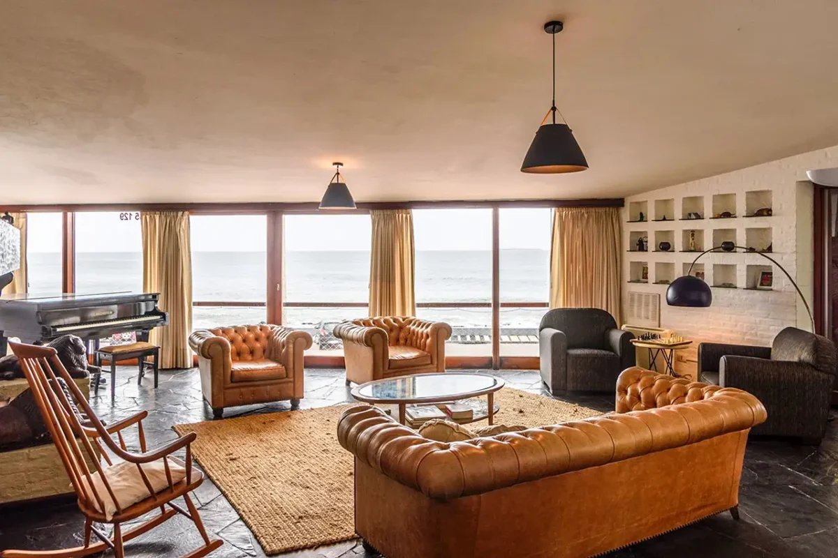 Alquiler Enero Punta del Este: Casa Frente al Mar en La Península