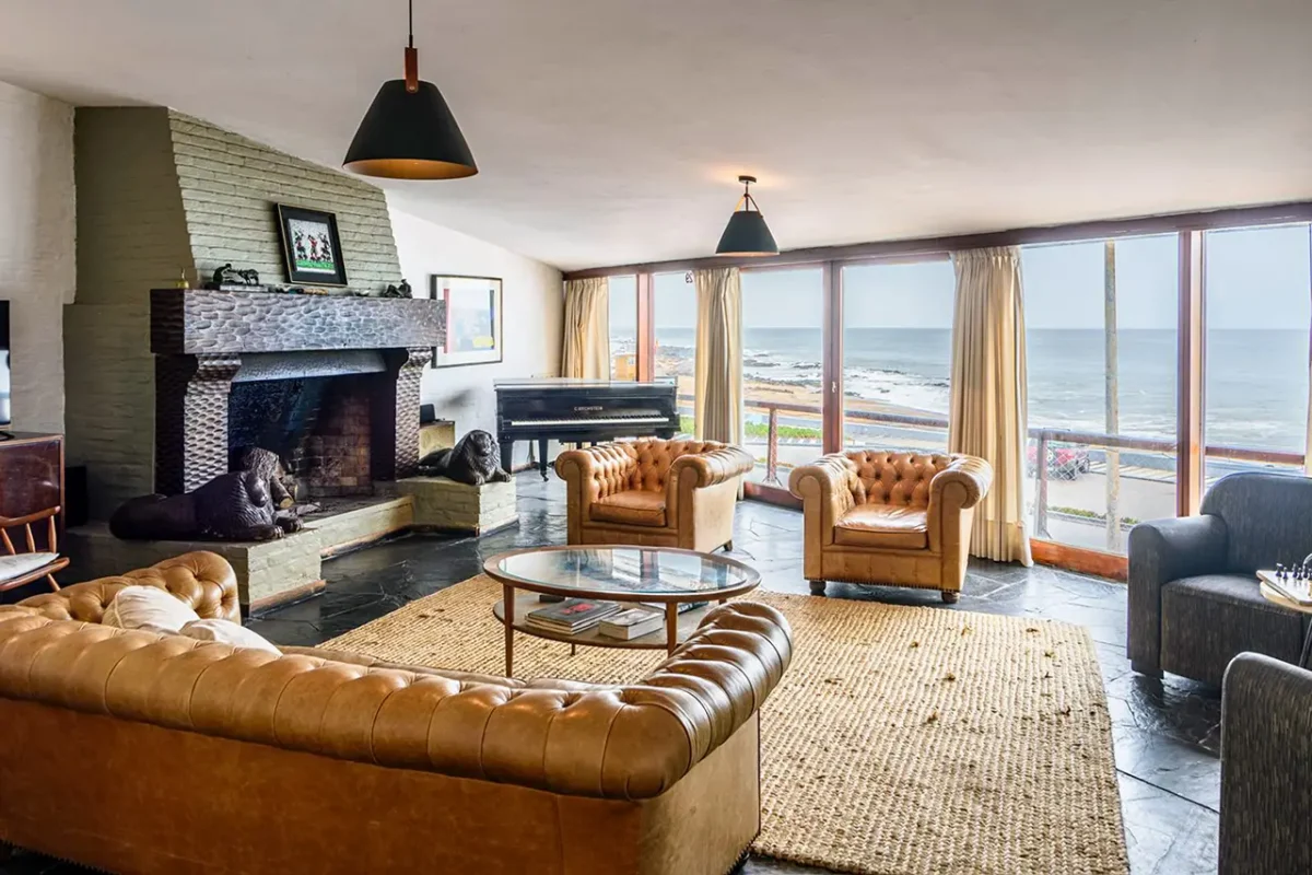 Alquiler Enero Punta del Este: Casa Frente al Mar en La Península