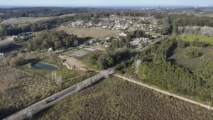 Lotes de 911 m² en torno a los USD 100.000 en Miramar Acres ex Estancia Miramar Acre, una opción de entrada accesible dentro del corredor de Camino del Cerro Eguzquiza.