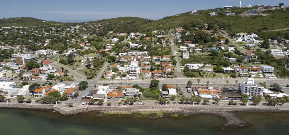 Piriápolis: El destino que lideró la temporada 2026 en alquileres y emerge como la alternativa de entrada al este uruguayo.